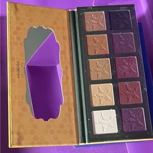 Color  Cosmetics Eyeshadow Palette - Rich Purple and Brown Hues (brand new)💄